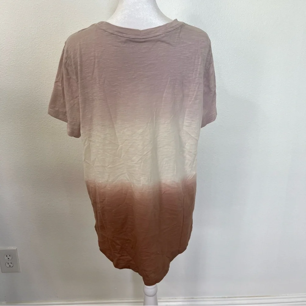 Old Navy EveryWear Crew Neck T-Shirt in Multi Color Block Print - Picture 2 of 3